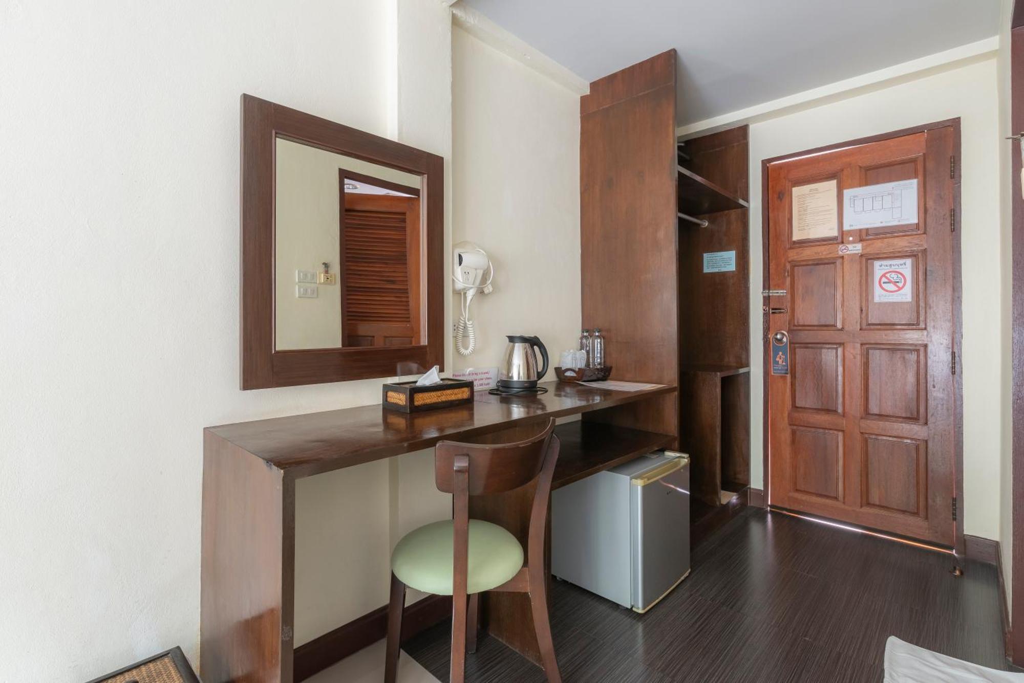 Hotel Manee Cool Mueang Chiang Mai Esterno foto