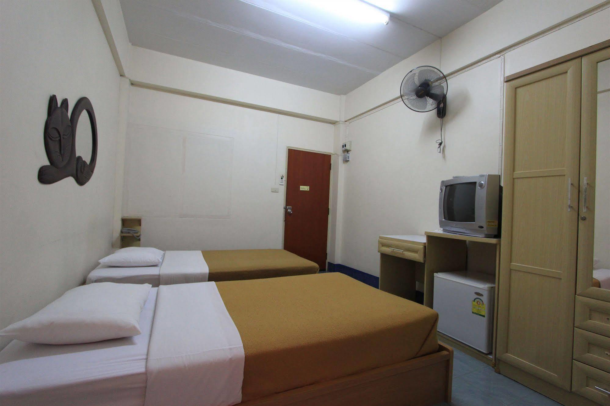 Hotel Manee Cool Mueang Chiang Mai Esterno foto