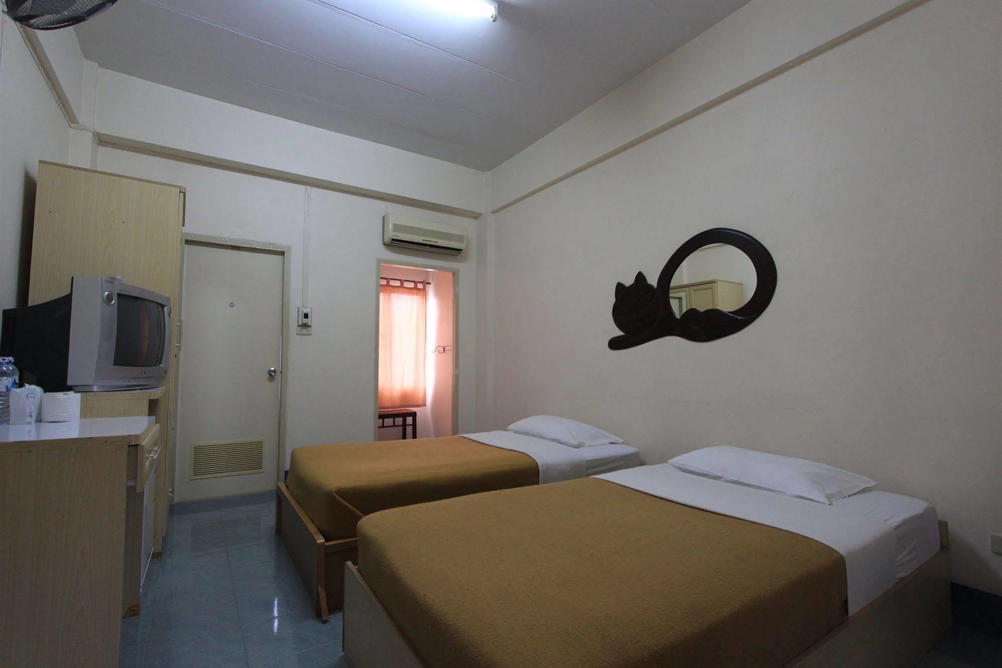 Hotel Manee Cool Mueang Chiang Mai Esterno foto