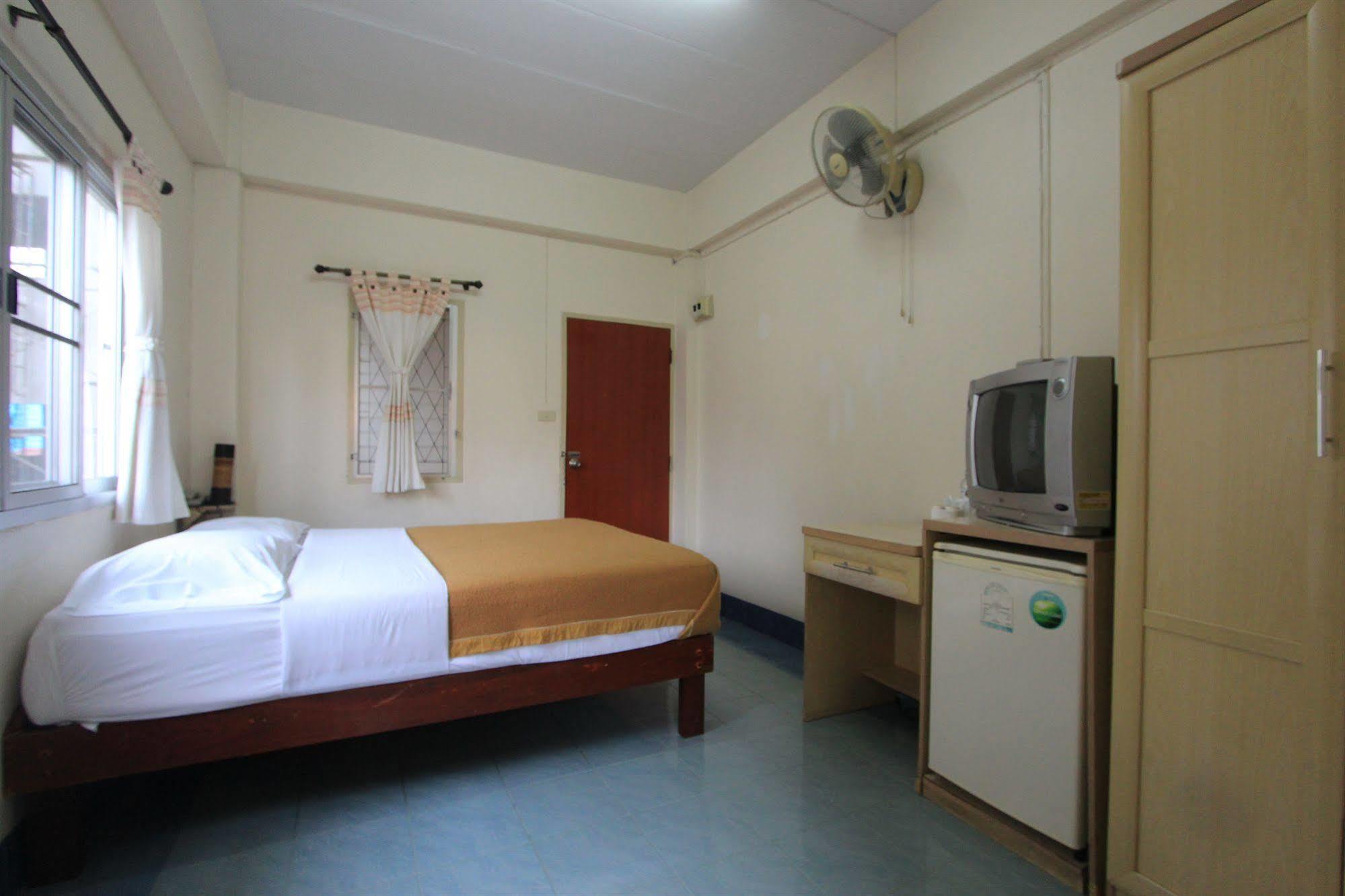 Hotel Manee Cool Mueang Chiang Mai Esterno foto