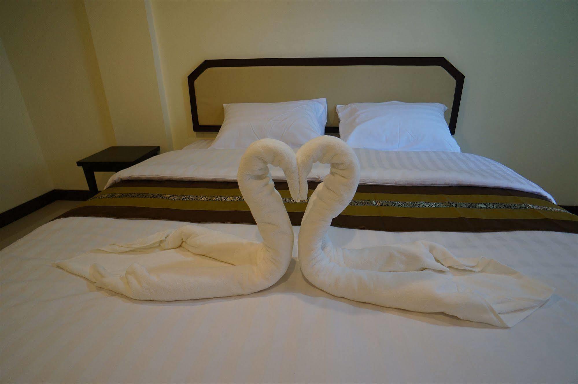 Hotel Manee Cool Mueang Chiang Mai Esterno foto