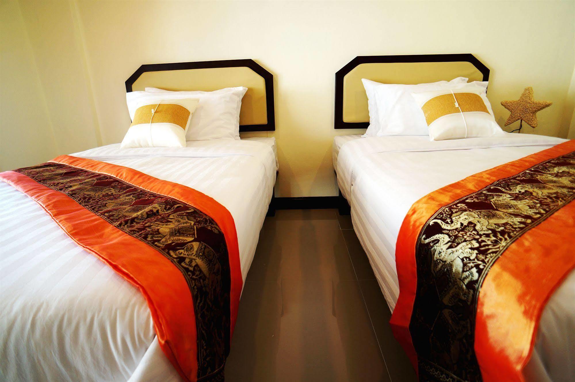 Hotel Manee Cool Mueang Chiang Mai Esterno foto