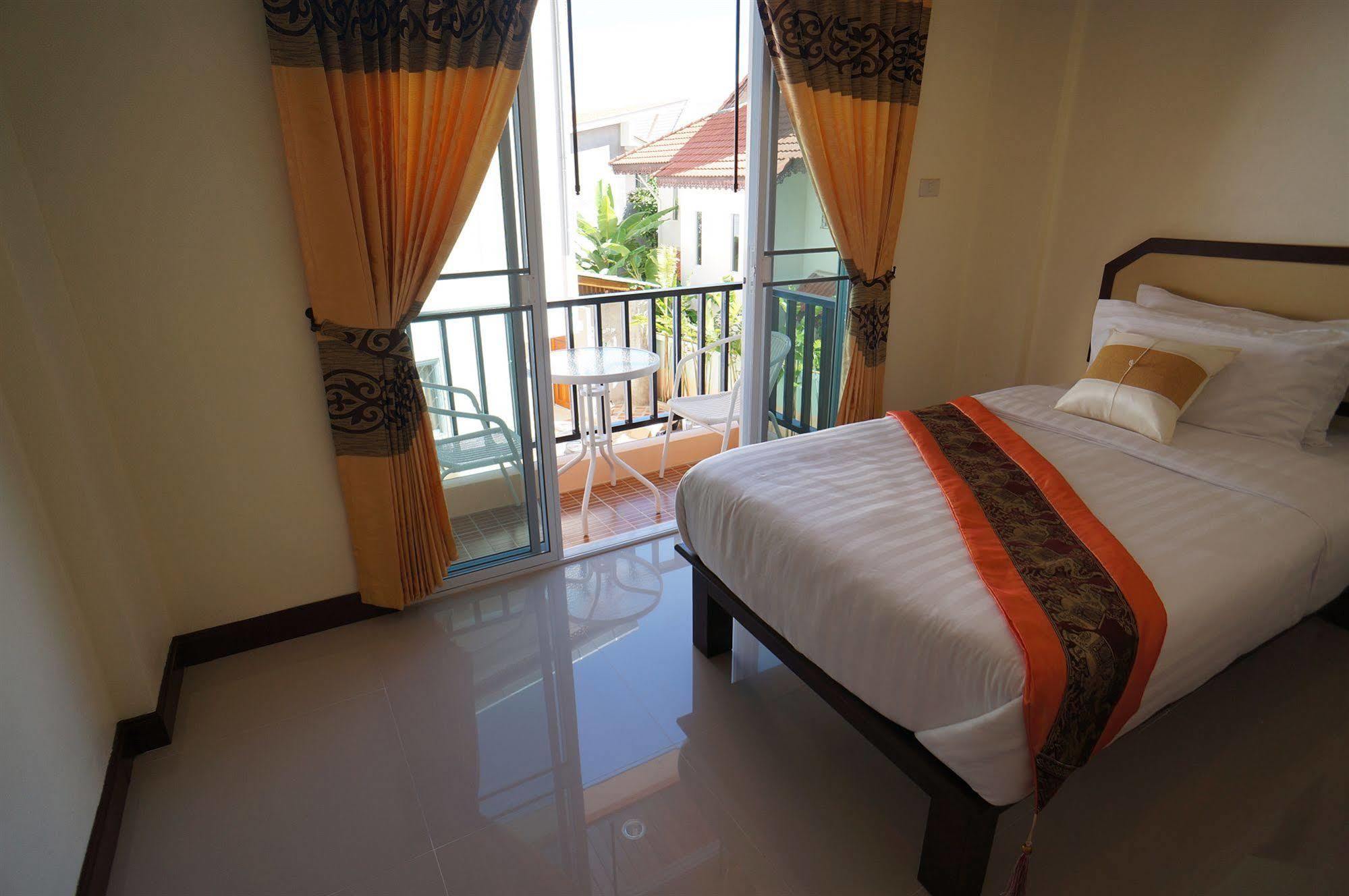 Hotel Manee Cool Mueang Chiang Mai Esterno foto