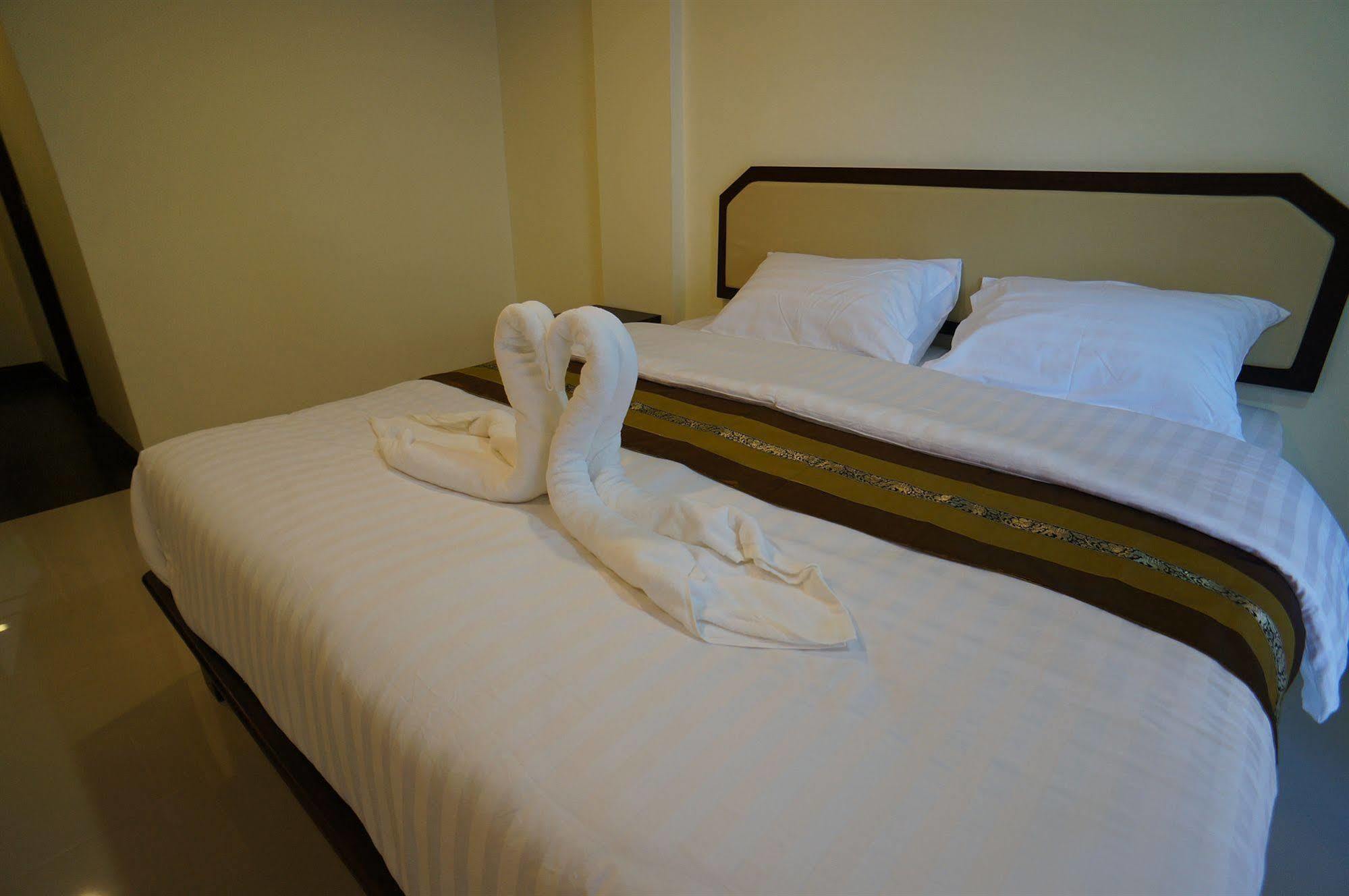 Hotel Manee Cool Mueang Chiang Mai Esterno foto