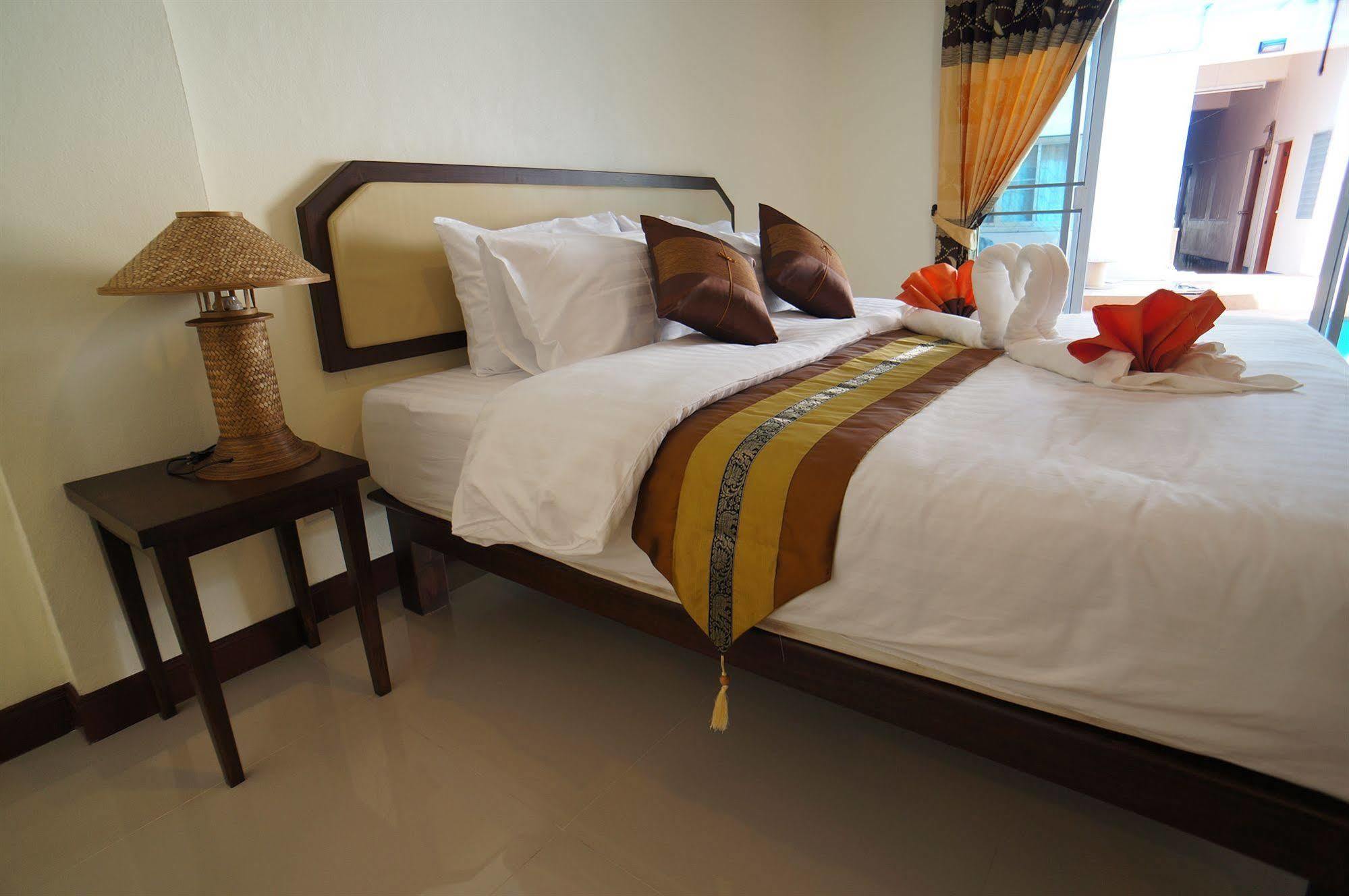 Hotel Manee Cool Mueang Chiang Mai Esterno foto